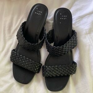 Black strap sandal